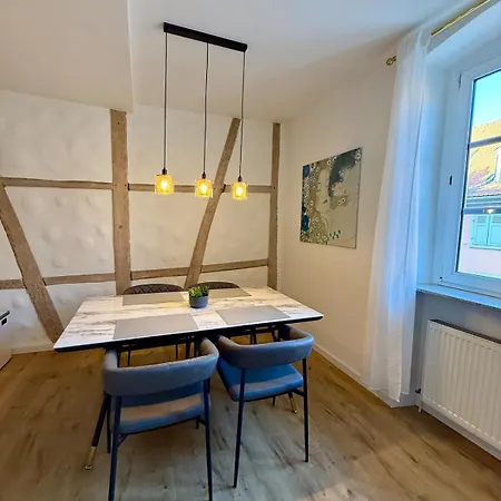 Charmantes, Stylisches Im Fachwerkhaus Am Schlossplatz Appartement *